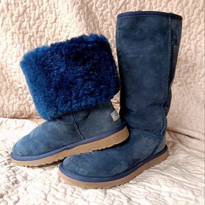 EUC Navy Blue UGG Boots